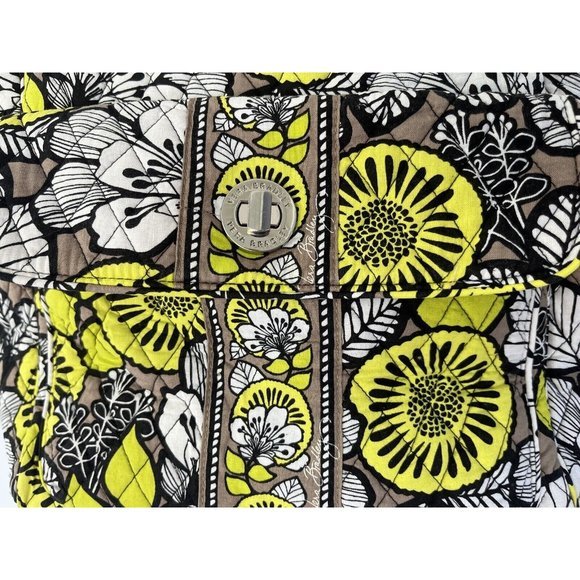 Vera Bradley large zipper tote w/ toggle pocket in Citron pattern Diaper‎ Bag - Picture 5 of 16